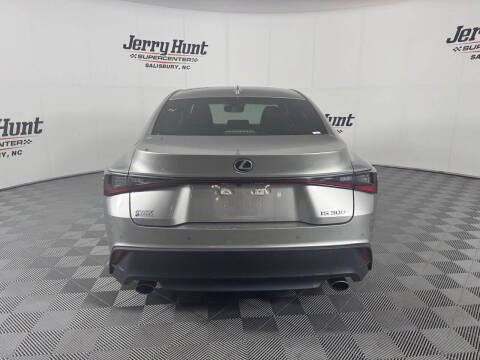 2023 Lexus IS 300