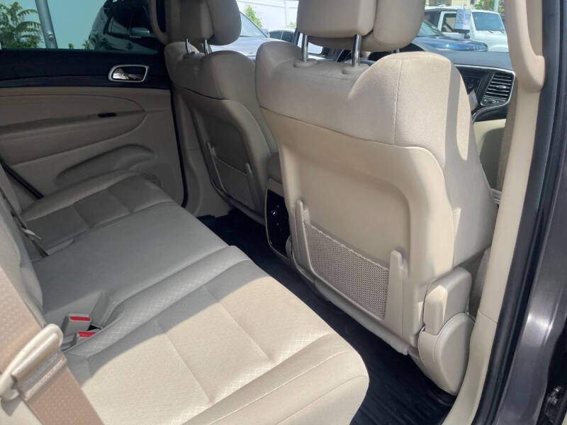 2019 Jeep Grand Cherokee Laredo