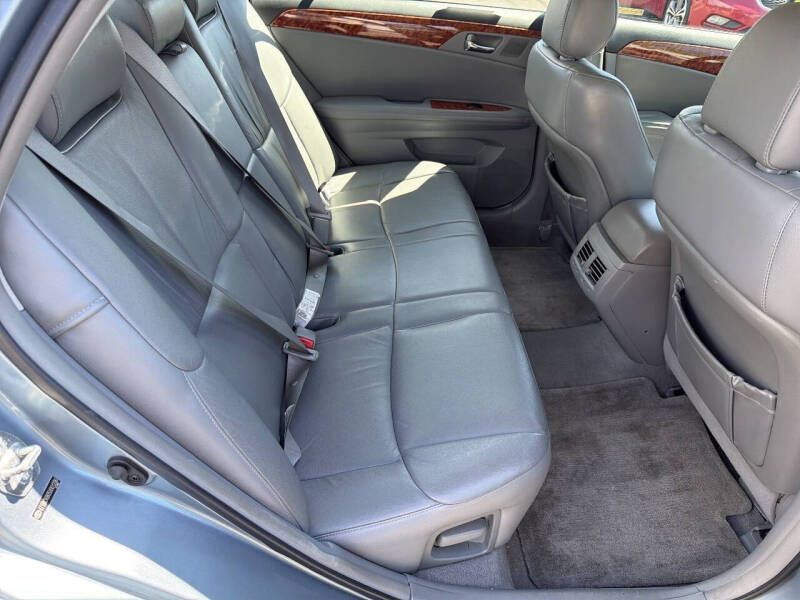 2005 Toyota Avalon XLS