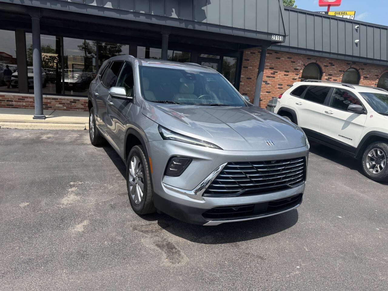Silver 2025 Buick Enclave SUV / Crossover Front-Wheel Drive 8-Speed Automatic