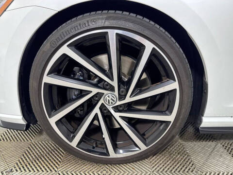 2019 Volkswagen Golf R 4Motion