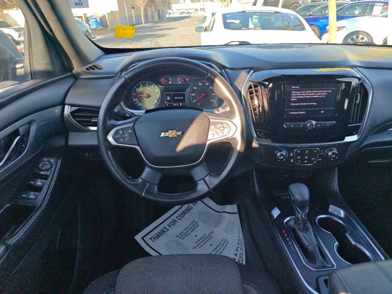 2023 Chevrolet Traverse LT Cloth