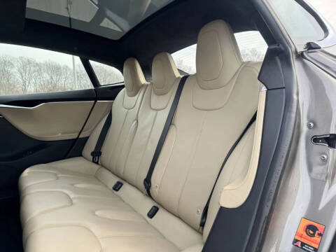 2015 Tesla Model S 70D