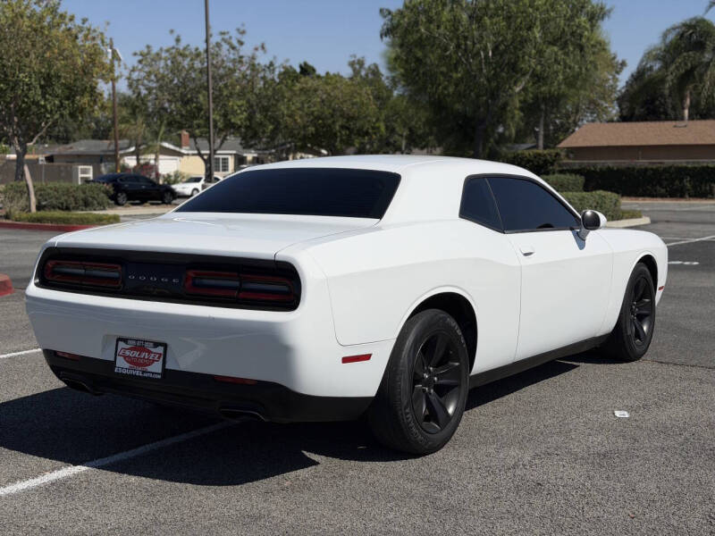 2017 Dodge Challenger SXT