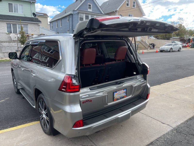2018 Lexus LX 570 Three-Row