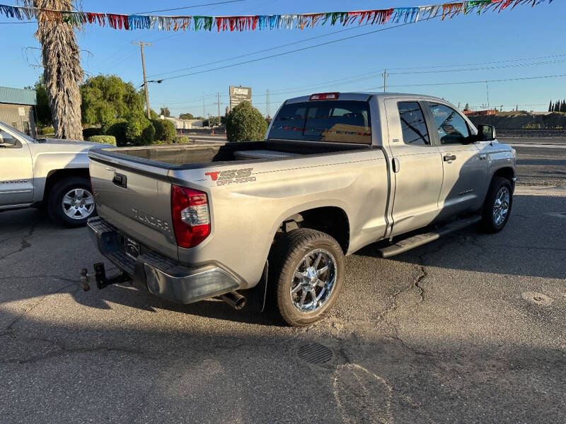 2015 Toyota Tundra SR5
