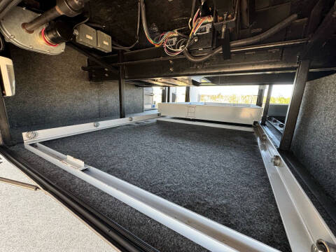 2012 Newmar Dutchstar 4354 ,  450hp, King Bed