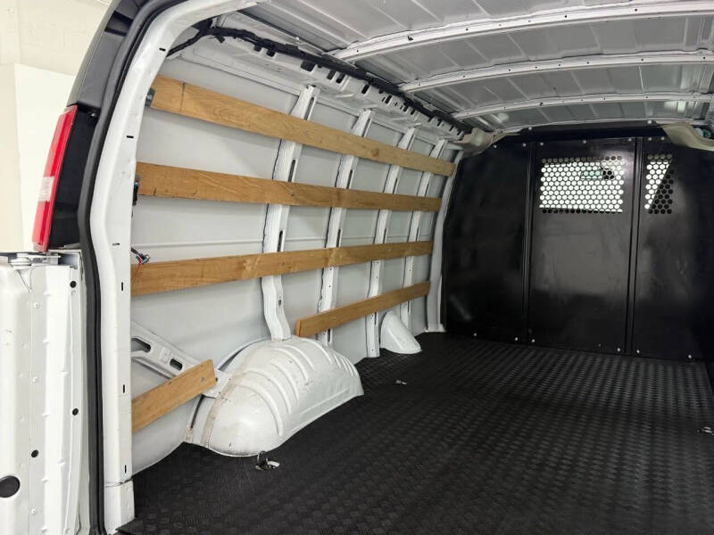 2021 Chevrolet Express 2500