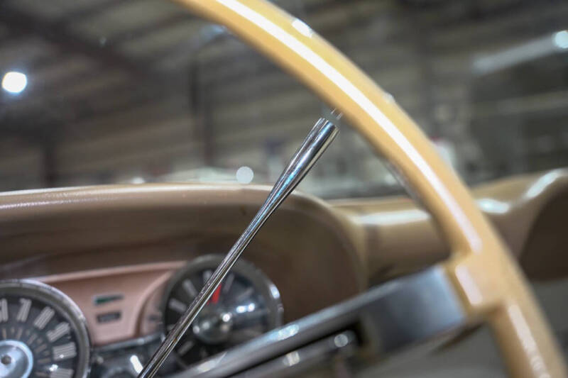 1963 Ford Thunderbird