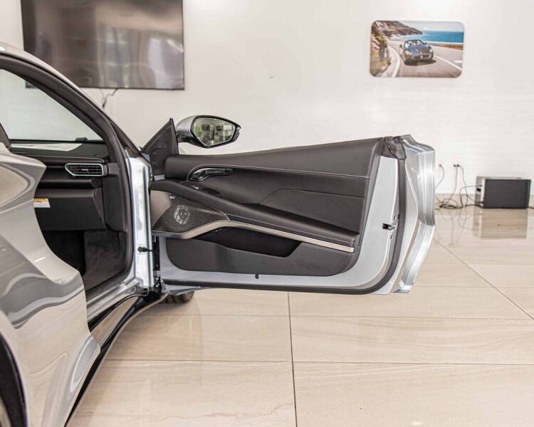 2025 Lotus Emira V6 Base