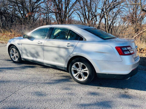 2018 Ford Taurus SE