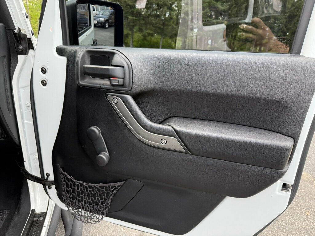 2015 Jeep Wrangler Unlimited 51