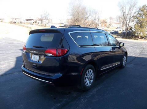 2017 Chrysler Pacifica Touring-L