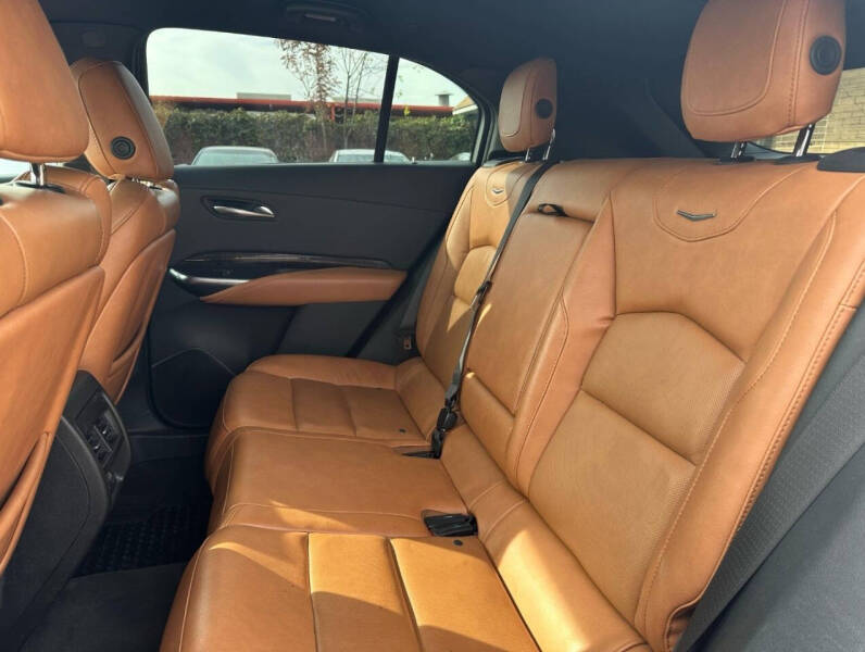 2022 Cadillac XT4 Premium Luxury