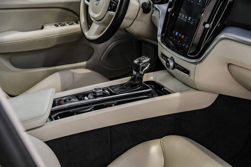 2019 Volvo S60 T5 Momentum