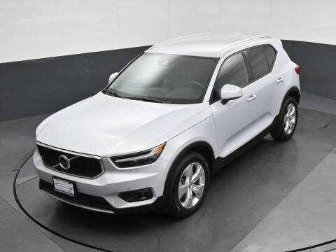 2021 Volvo XC40 T5 Momentum