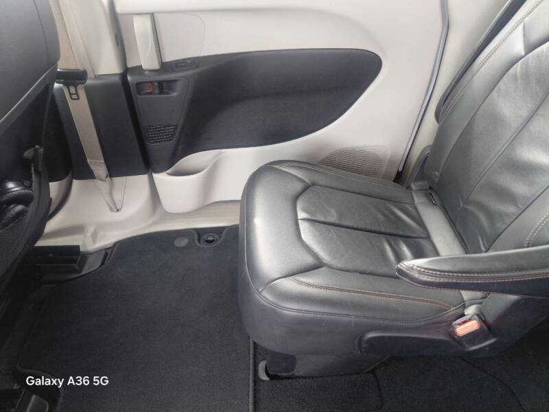 2017 Chrysler Pacifica Touring-L