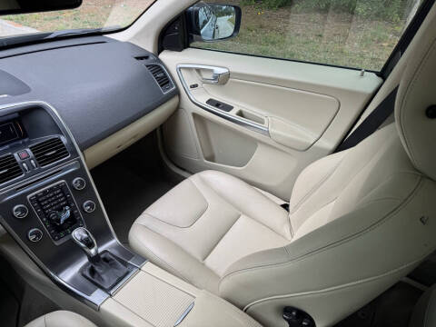 2015 Volvo XC60 T5 Drive-E Platinum