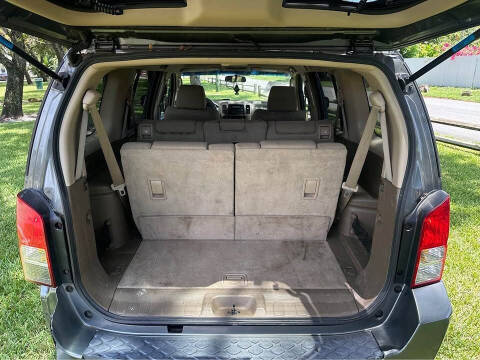 2005 Nissan Pathfinder LE