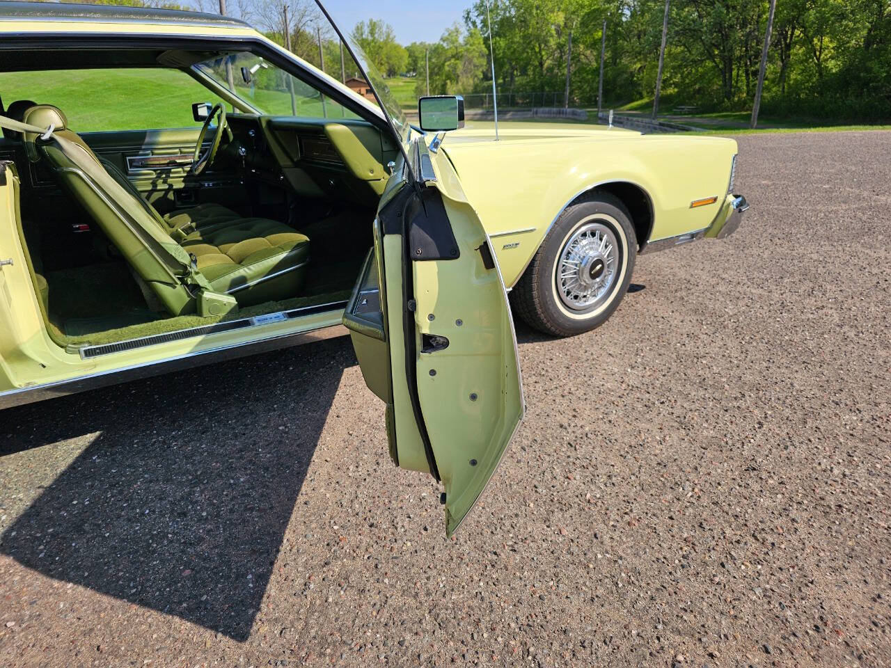 1975 Lincoln Continental 136