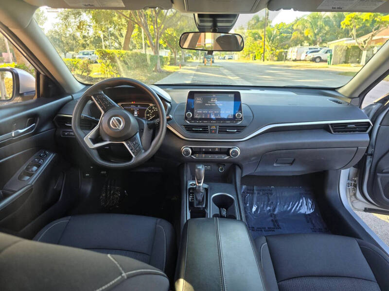 2022 Nissan Altima 2.5 SV