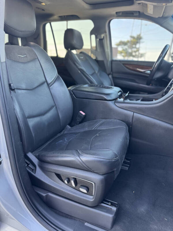 2016 Cadillac Escalade Luxury Collection