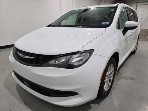 2022 Chrysler Voyager LX