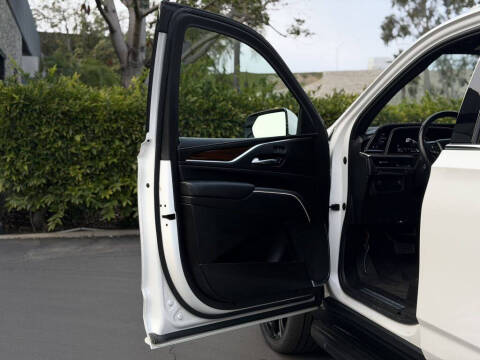 2022 Cadillac Escalade ESV Luxury