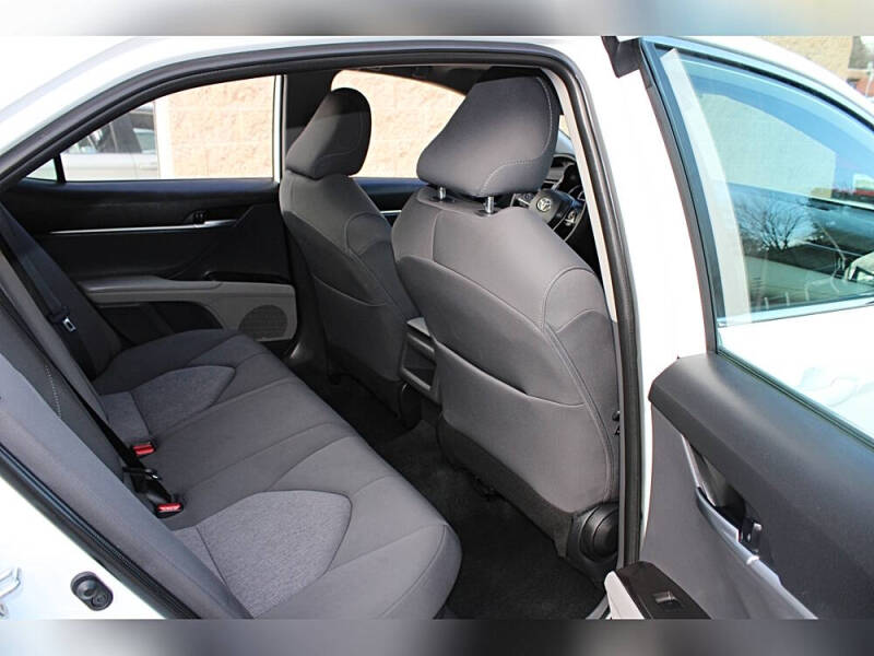 2023 Toyota Camry Hybrid LE