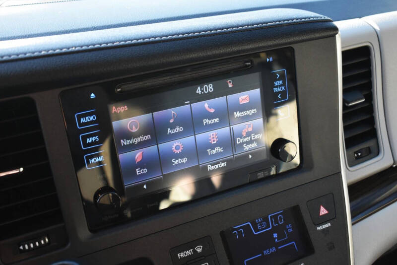 2016 Toyota Sienna XLE Premium 8-Passenger