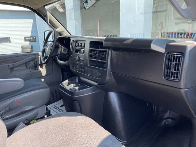 2023 Chevrolet Express 2500