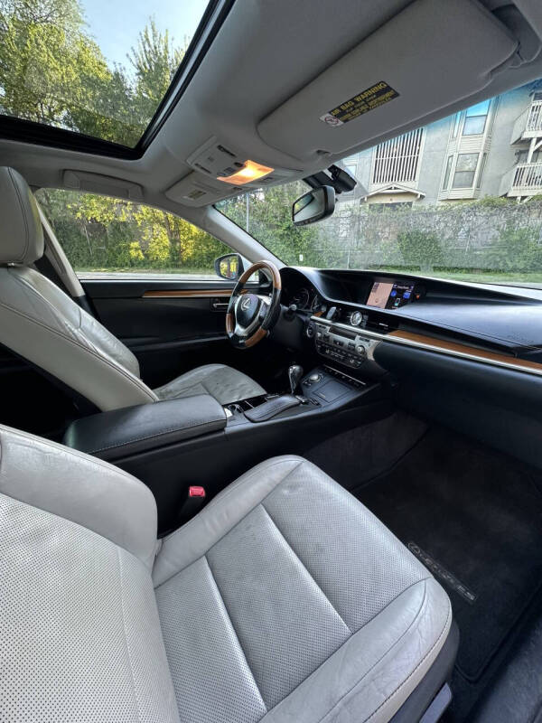 2013 Lexus ES 300h