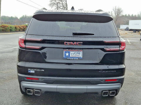 2025 GMC Acadia Elevation