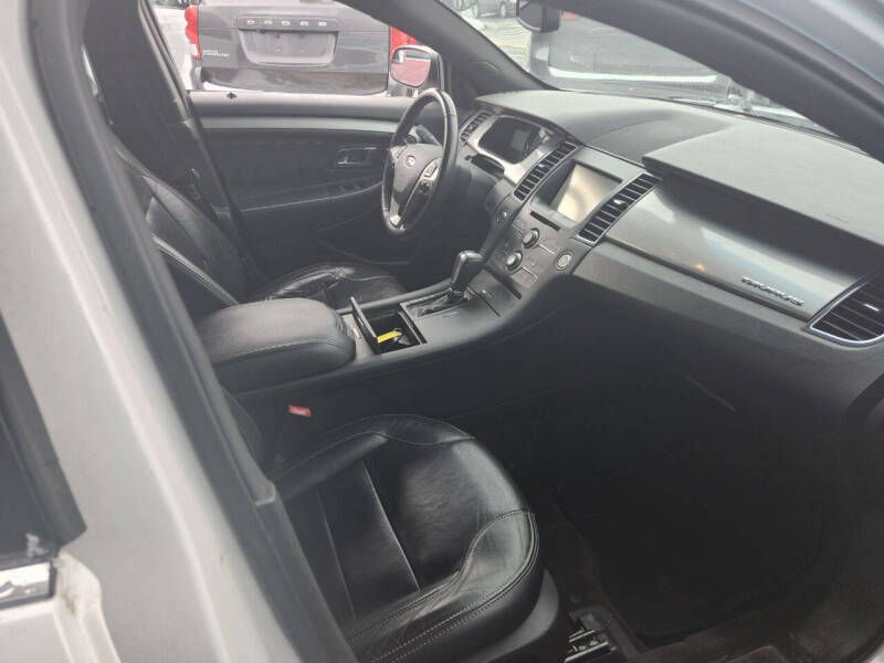 2015 Ford Taurus SEL