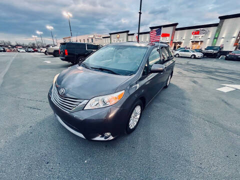 2013 Toyota Sienna XLE Mobility 7-Passenger