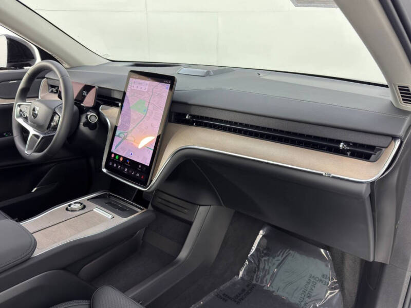 2025 Volvo EX90 Twin Plus 7P