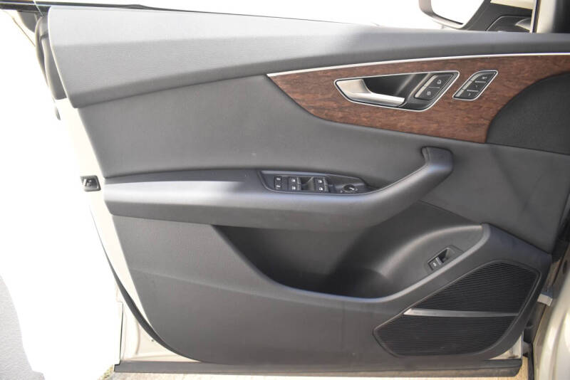 2021 Audi Q8 quattro Premium Plus 55 TFSI