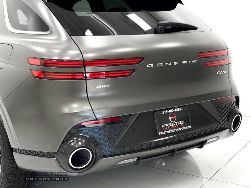 2023 Genesis GV70 2.5T Standard
