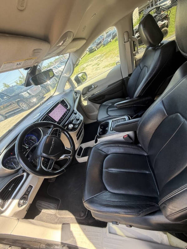 2022 Chrysler Pacifica Touring L