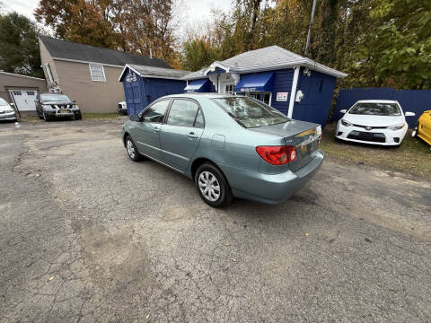 2005 Toyota Corolla LE
