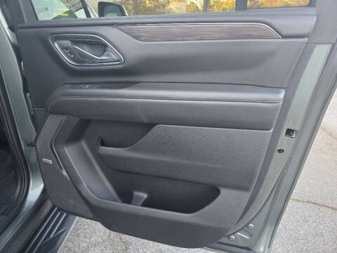 2023 Chevrolet Suburban LT