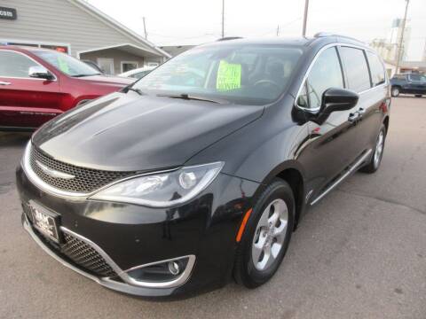 2017 Chrysler Pacifica for sale at Dam Auto Sales in Sioux City IA