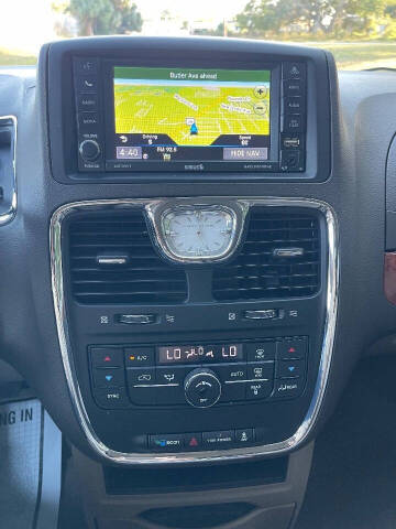 2016 Chrysler Town and Country Touring