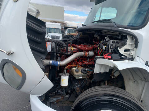 2012 Freightliner M2 106