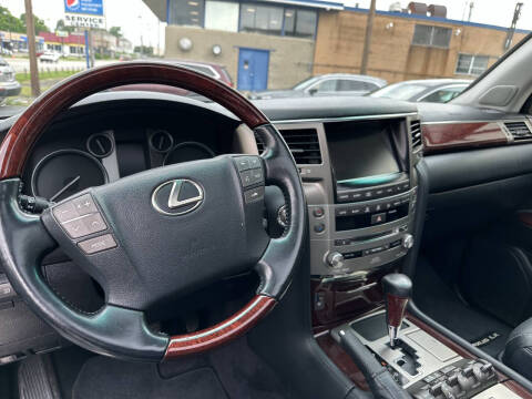 2014 Lexus LX 570