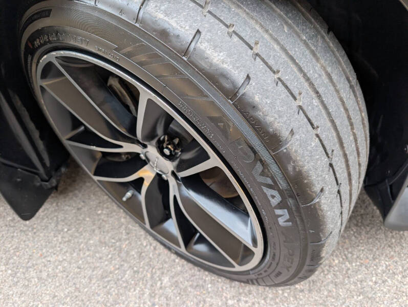 2016 Dodge Challenger 392 HEMI Scat Pack Shaker