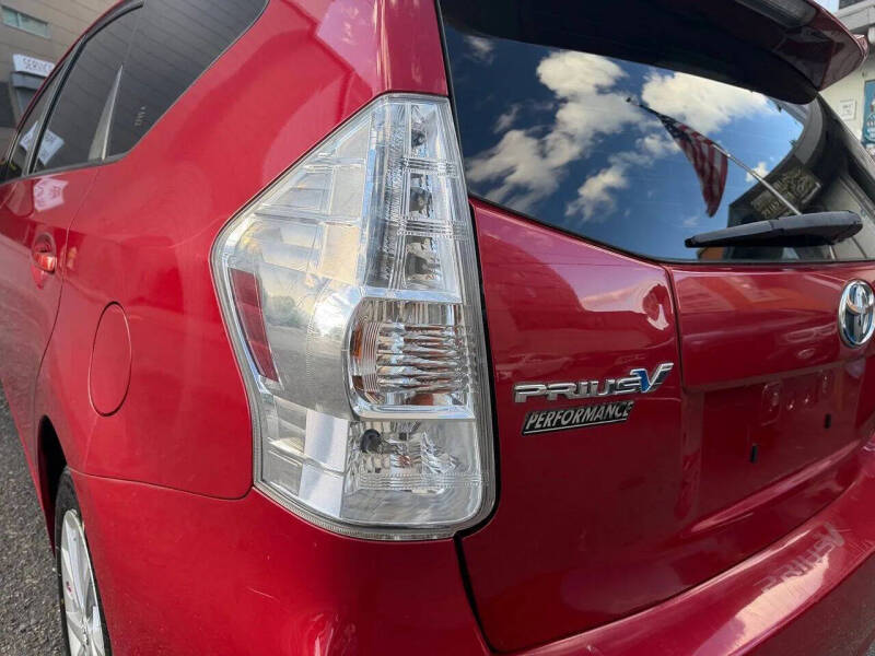 2012 Toyota Prius v