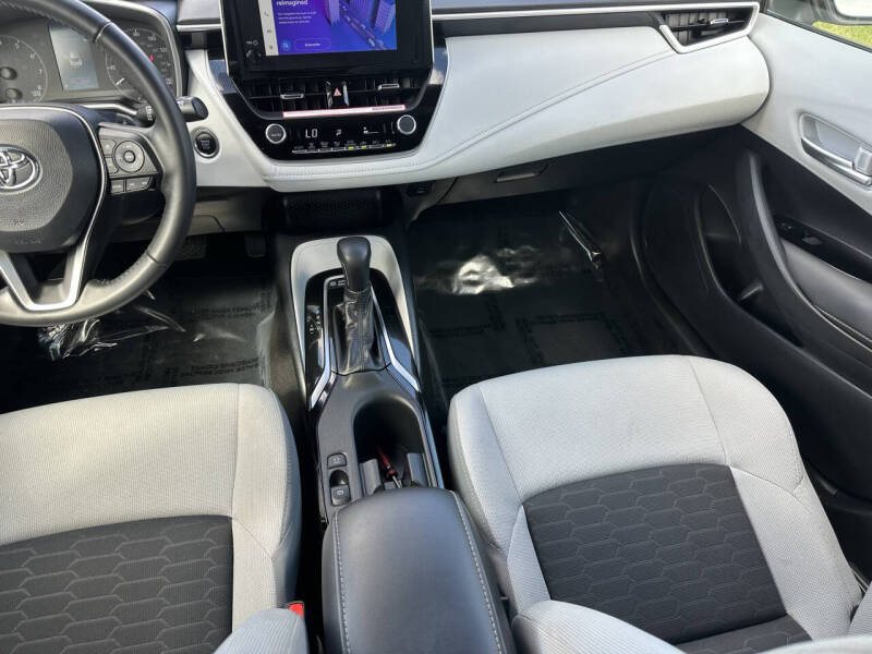 2025 Toyota Corolla Hatchback SE