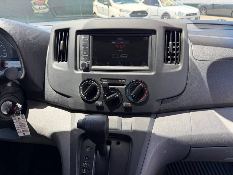 2021 Nissan NV200 SV