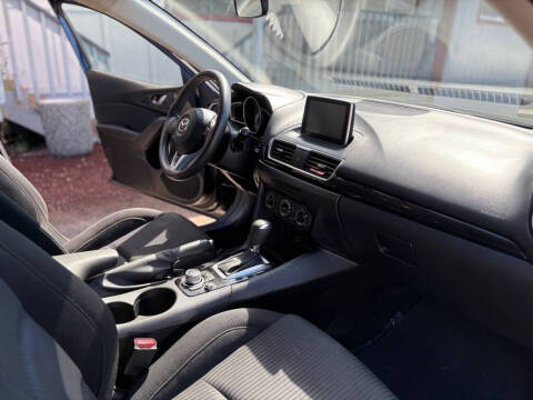 2016 Mazda MAZDA3 i Sport